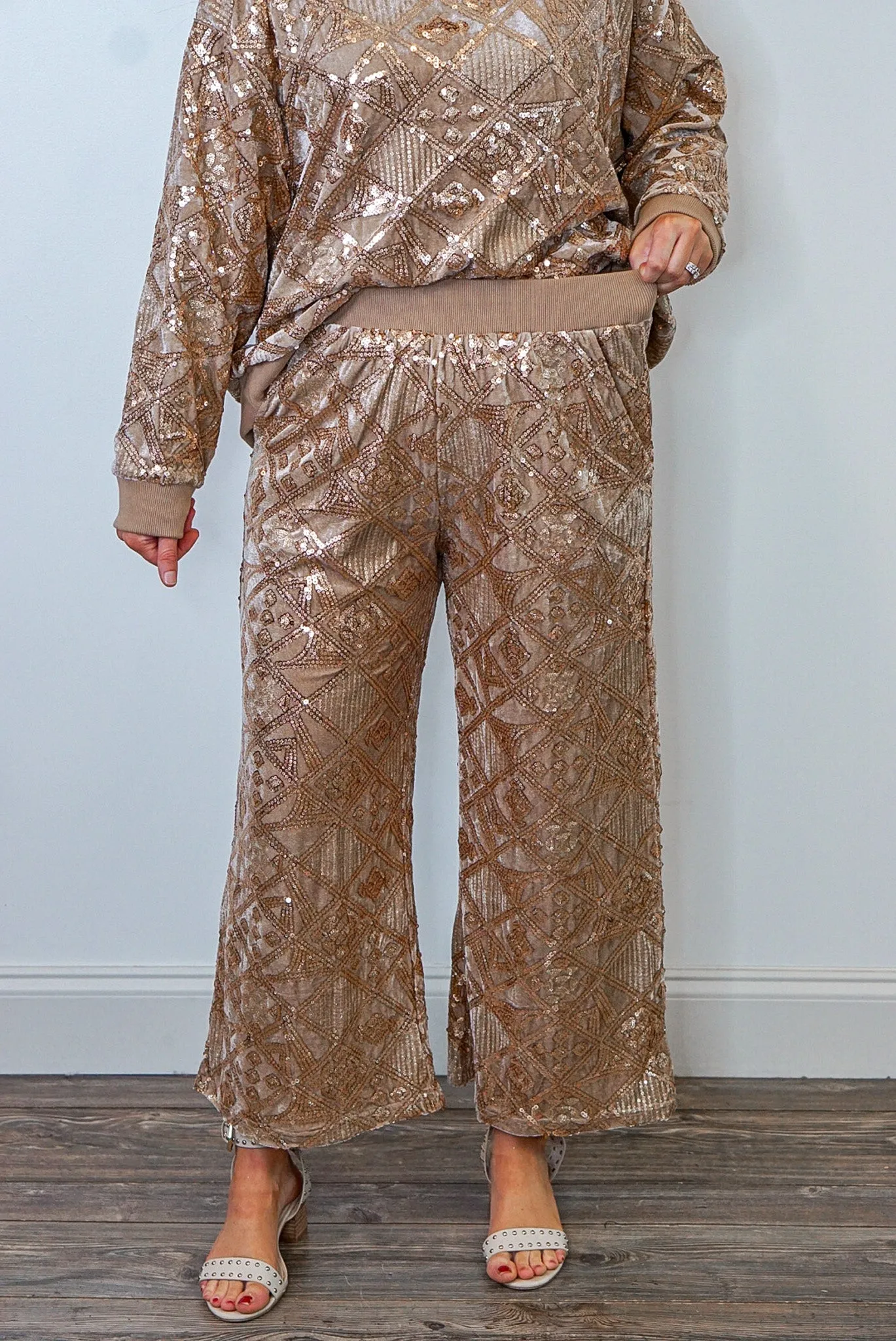 Chasing Mistletoe Gold Sequin Pants